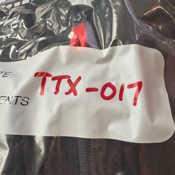 Spyder Active Men's Medium Black 1/4 Zip Athleisure Top - Picture 9 of 9